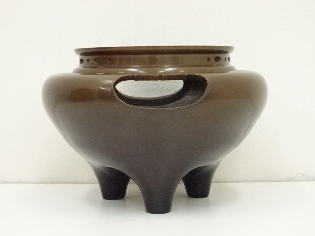  一ノ瀬宗辰・菊地正直造　唐銅切合朝鮮風炉　霰紋真形釜添（花押有）（共箱）